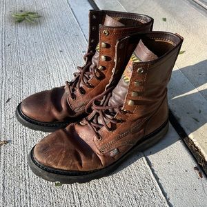 Justin leather lace up work boot. Size 10.5w. Gently used. Non smoking.